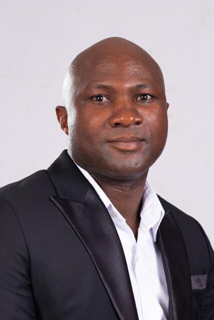 TA ZUNGU WETHULA IZINCWADI EZINTATHU