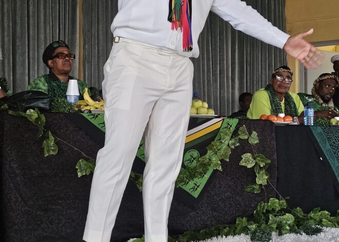 Abelaphi bendabuko beqembu leMK baqale phansi bathi umfundisi ulindwa ngeculo