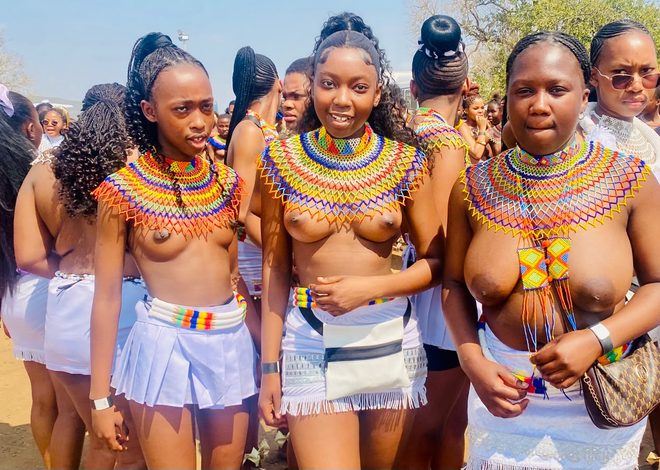 Izinkulungwane zezintombi zitheleke eMkhosini womhlanga